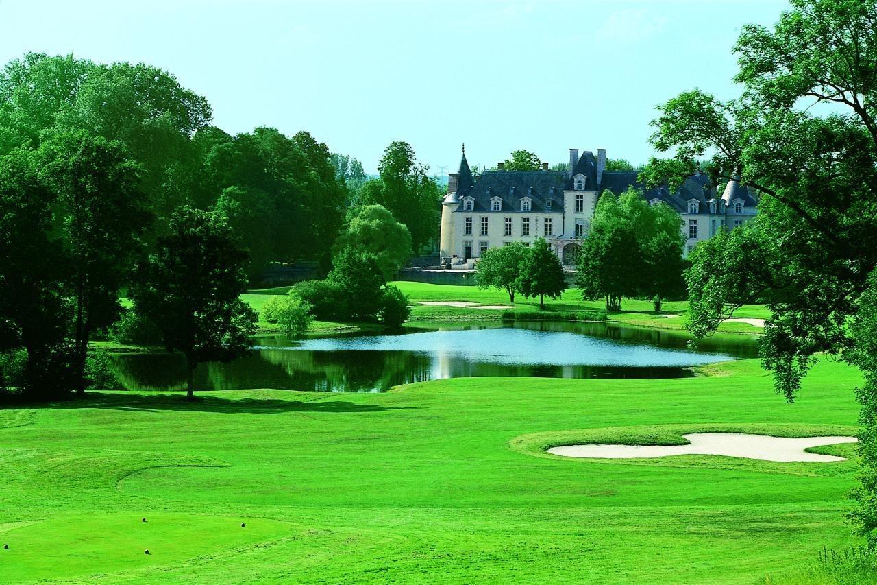 Chateau D'Augerville Golf & Spa Resort Exterior photo