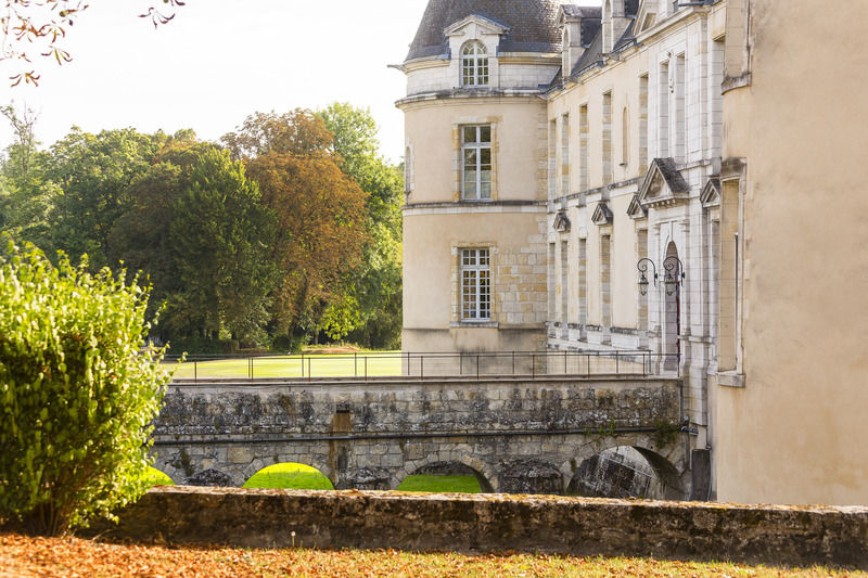 Chateau D'Augerville Golf & Spa Resort Exterior photo